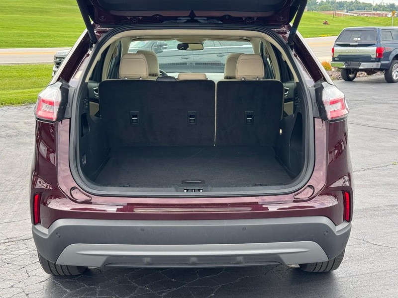 Ford Edge Vehicle Full-screen Gallery Image 05