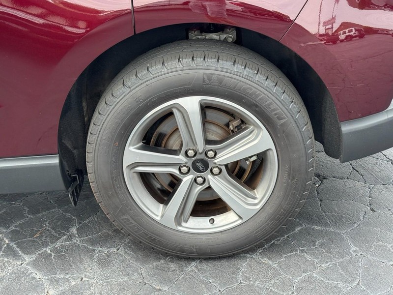 Ford Edge Vehicle Full-screen Gallery Image 07