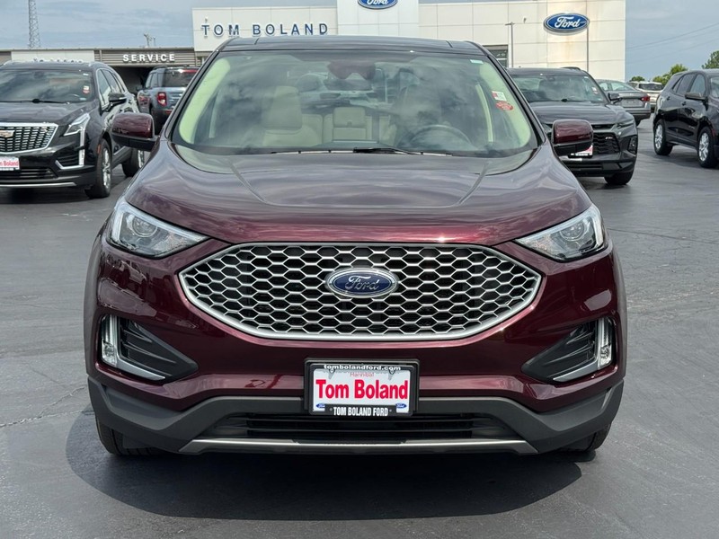Ford Edge Vehicle Full-screen Gallery Image 09