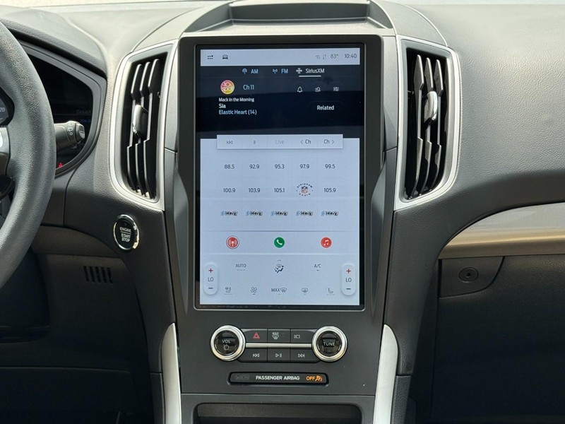 Ford Edge Vehicle Full-screen Gallery Image 13