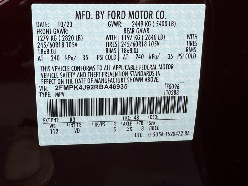 Ford Edge Vehicle Full-screen Gallery Image 24
