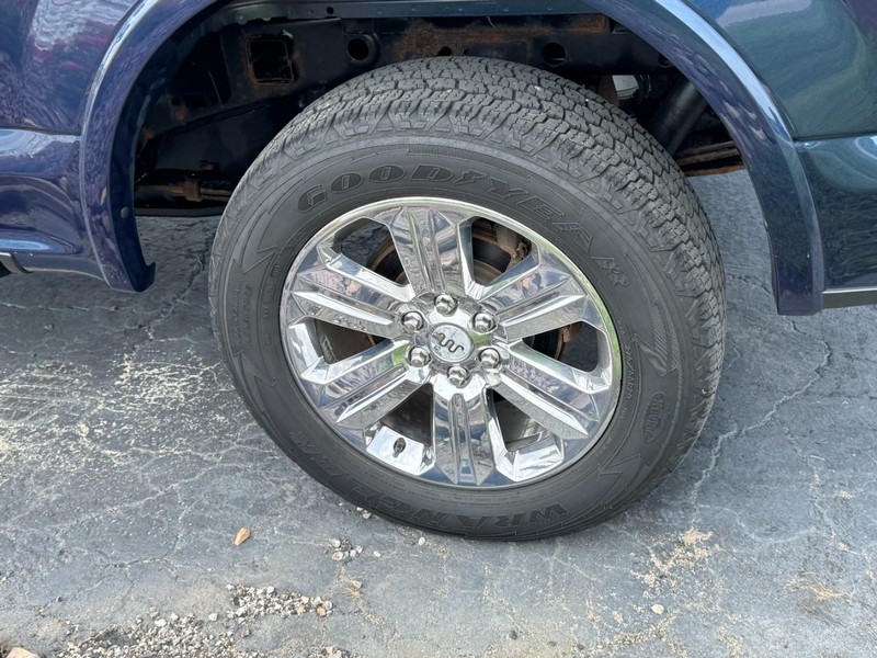 Ford F-150 Vehicle Full-screen Gallery Image 07