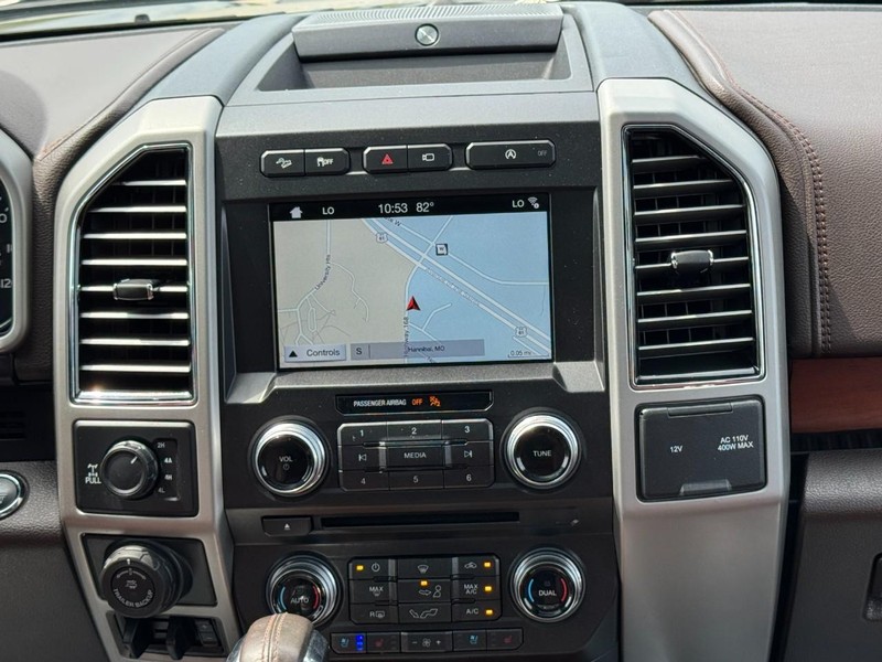Ford F-150 Vehicle Full-screen Gallery Image 13
