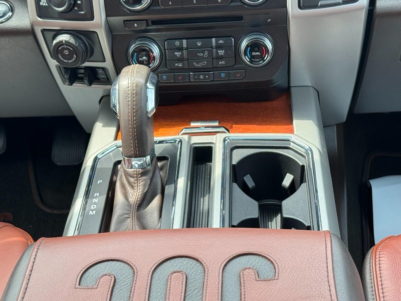 Ford F-150 Vehicle Full-screen Gallery Image 14
