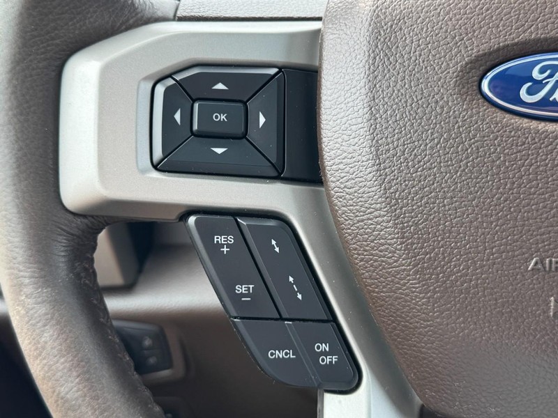 Ford F-150 Vehicle Full-screen Gallery Image 17