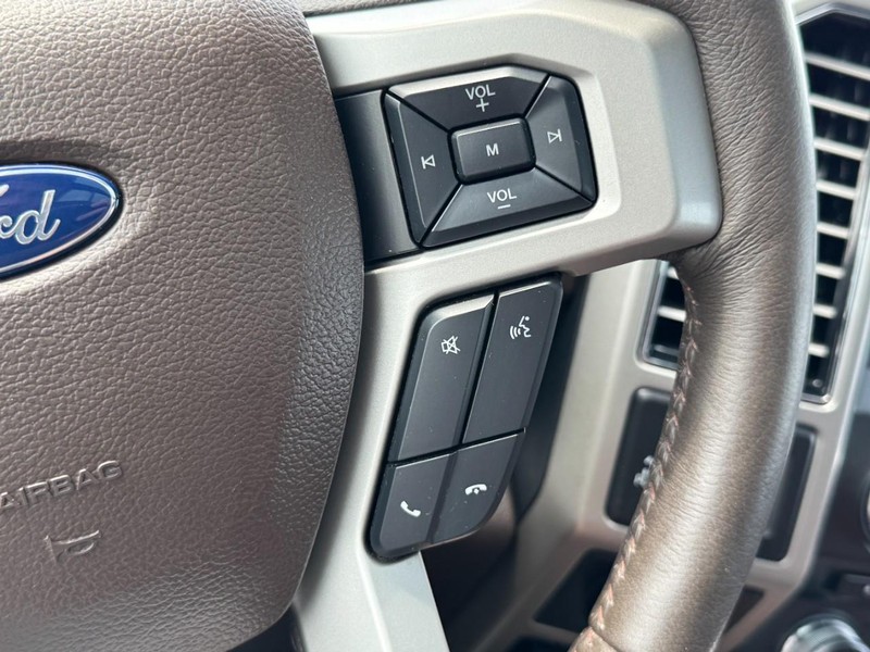 Ford F-150 Vehicle Full-screen Gallery Image 18