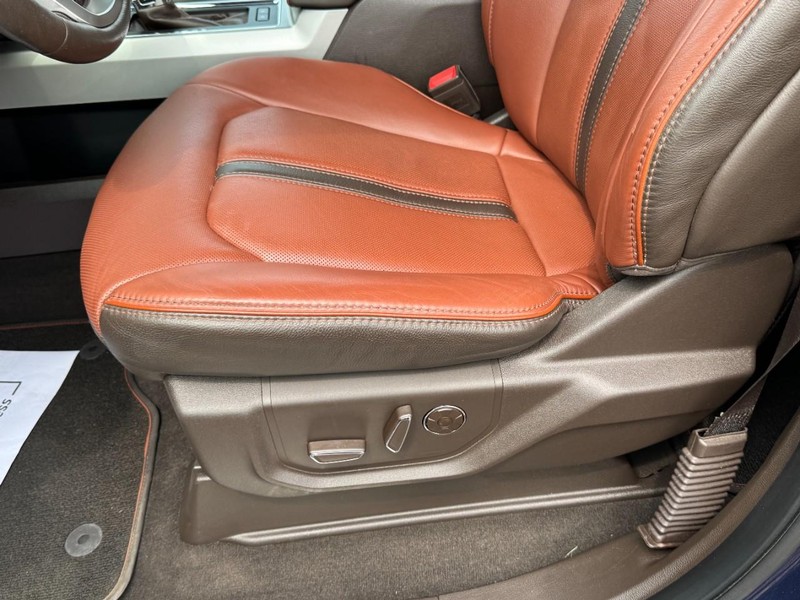 Ford F-150 Vehicle Full-screen Gallery Image 25
