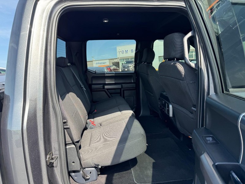 Ford F-150 Vehicle Full-screen Gallery Image 10