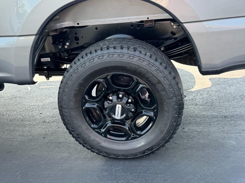 Ford Super Duty F-350 SRW Vehicle Image 07