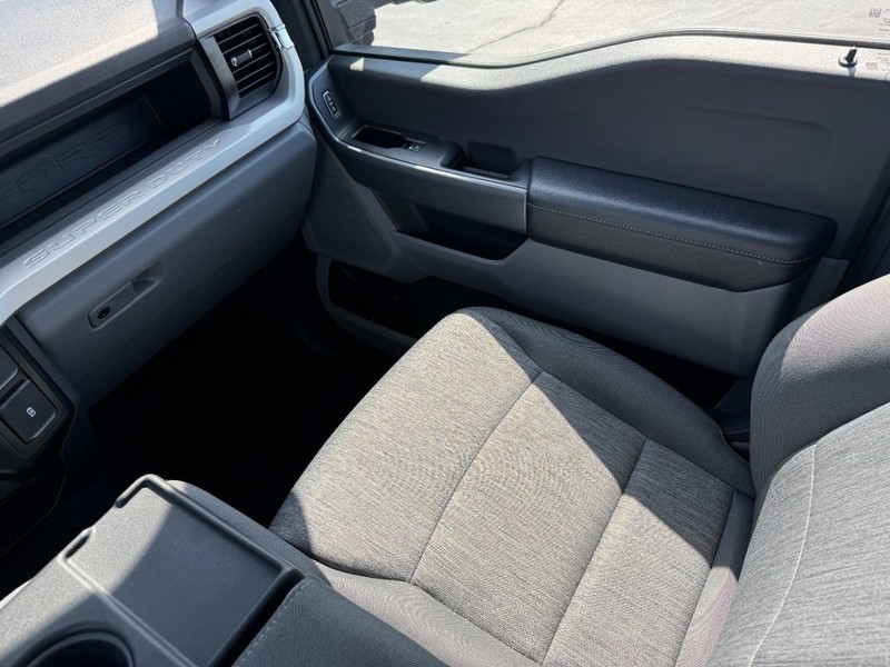 Ford Super Duty F-350 SRW Vehicle Image 15