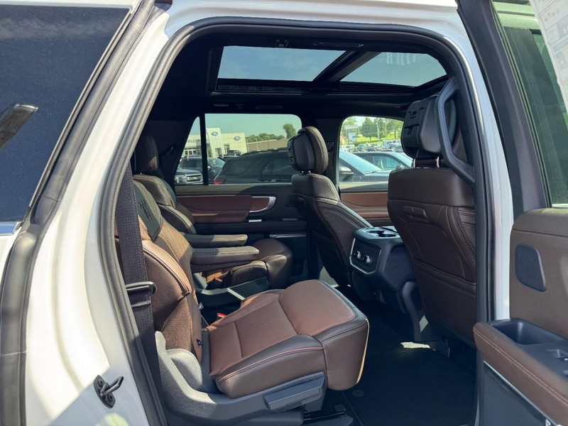 Ford Expedition Max Vehicle Image 05