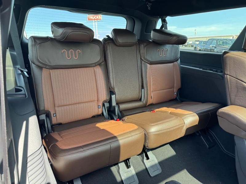 Ford Expedition Max Vehicle Image 06