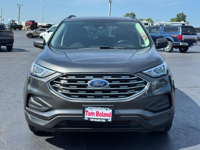 Ford Edge Vehicle Full-screen Gallery Image 09