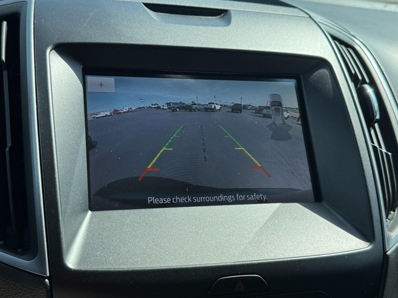 Ford Edge Vehicle Full-screen Gallery Image 20