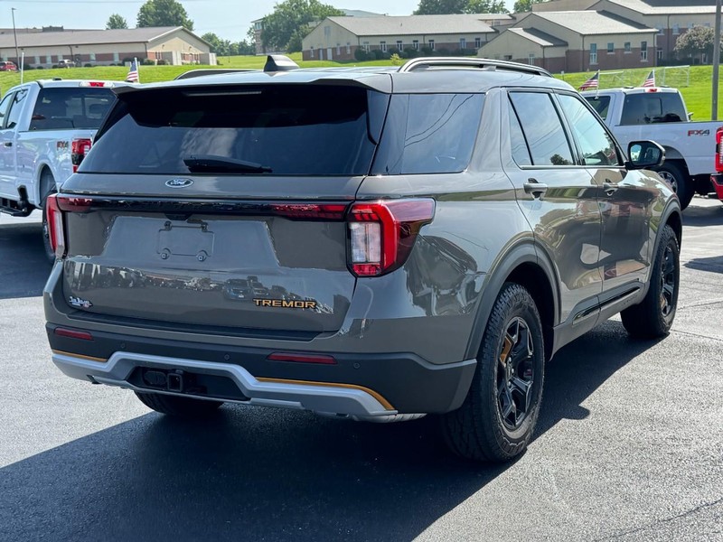 Ford Explorer Vehicle Image 03