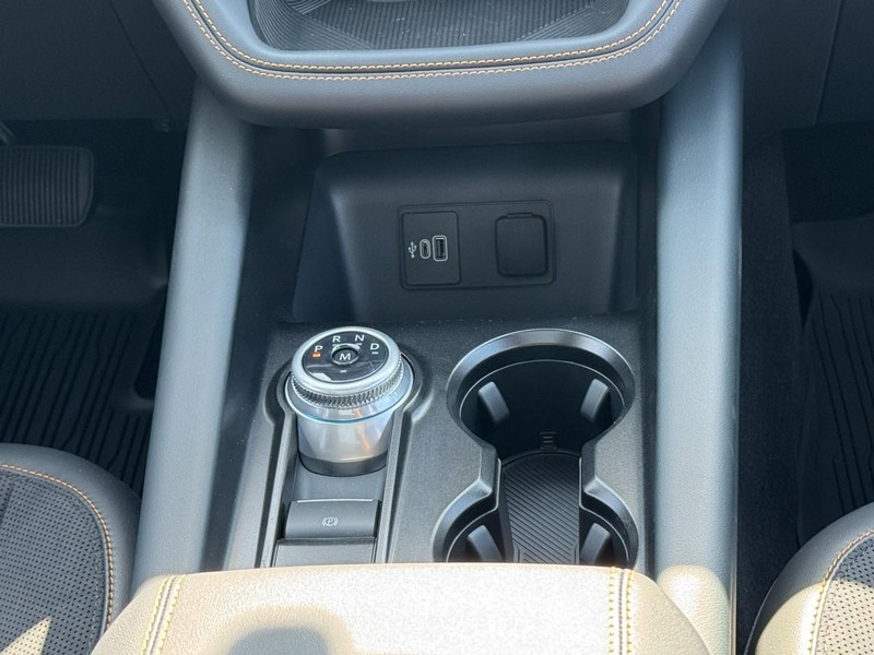 Ford Explorer Vehicle Image 10