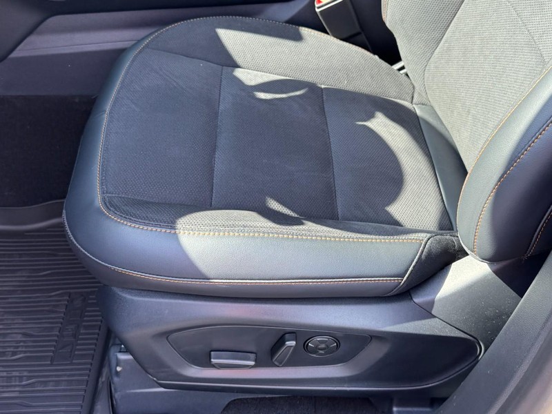 Ford Explorer Vehicle Image 18