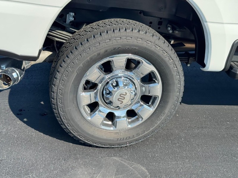 Ford Super Duty F-350 SRW Vehicle Image 04