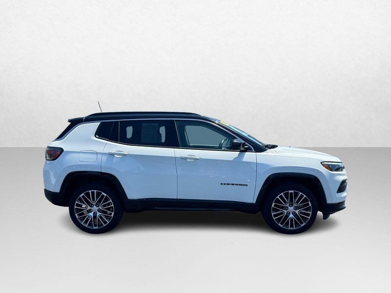 Jeep Compass Vehicle Image 02