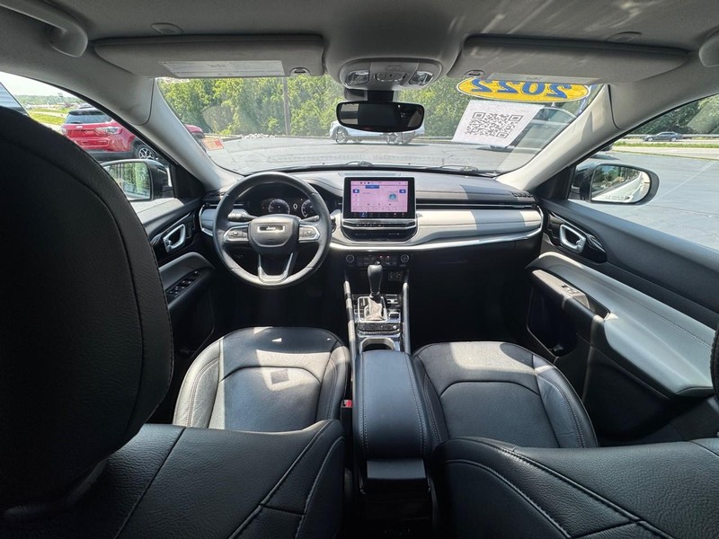 Jeep Compass Vehicle Image 09
