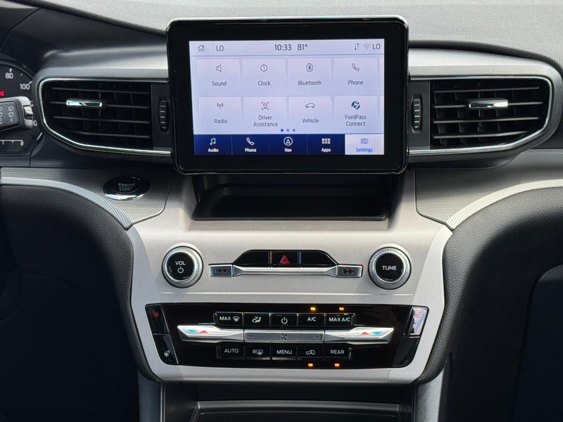 Ford Explorer Vehicle Full-screen Gallery Image 14