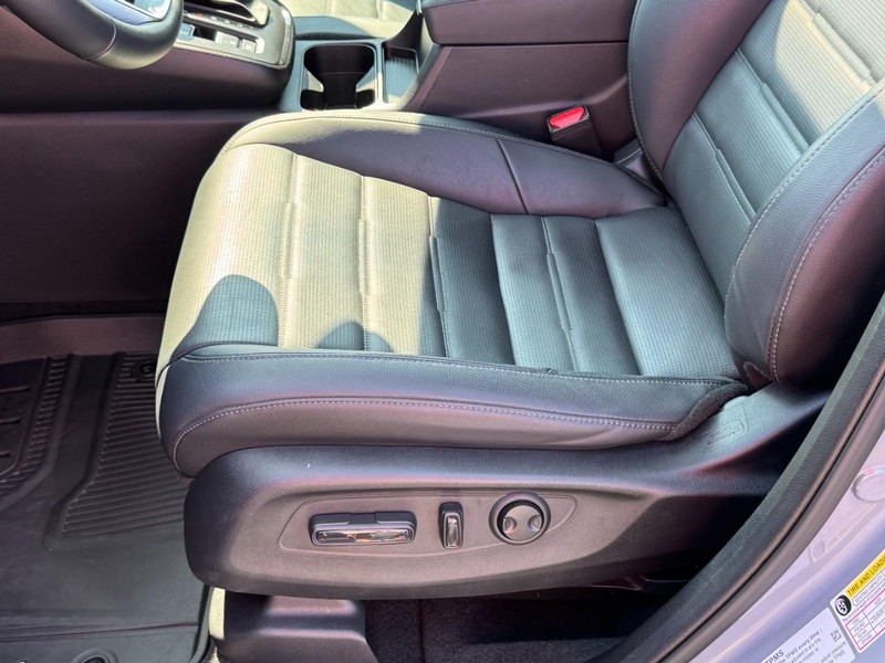 Honda CR-V Vehicle Image 25
