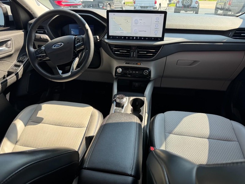 Ford Escape Vehicle Image 11