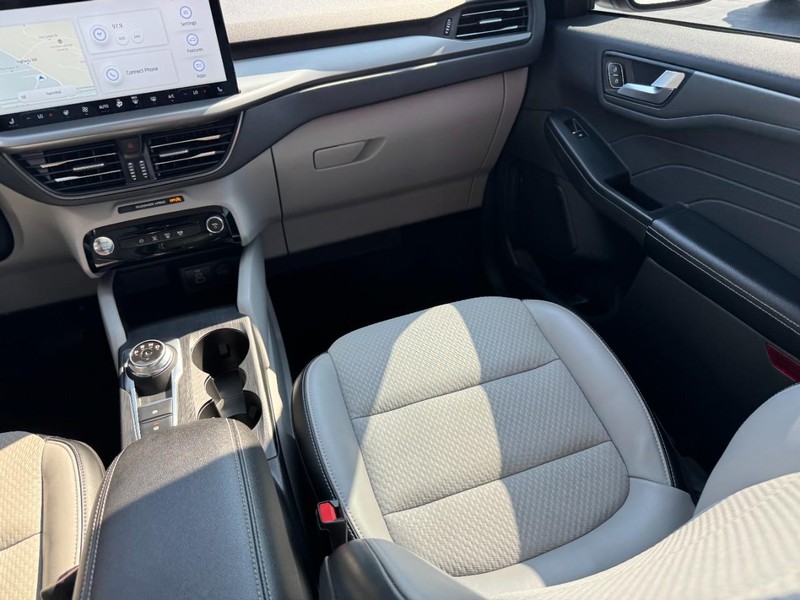 Ford Escape Vehicle Image 15