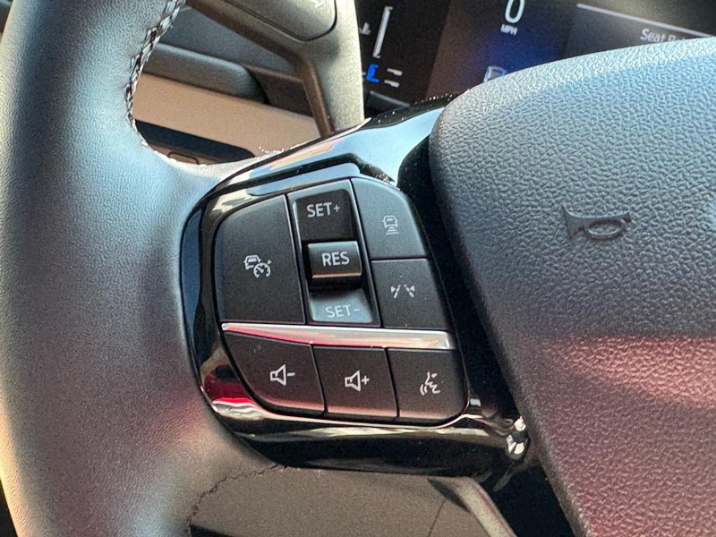 Ford Escape Vehicle Image 16
