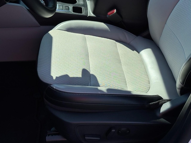 Ford Escape Vehicle Image 24