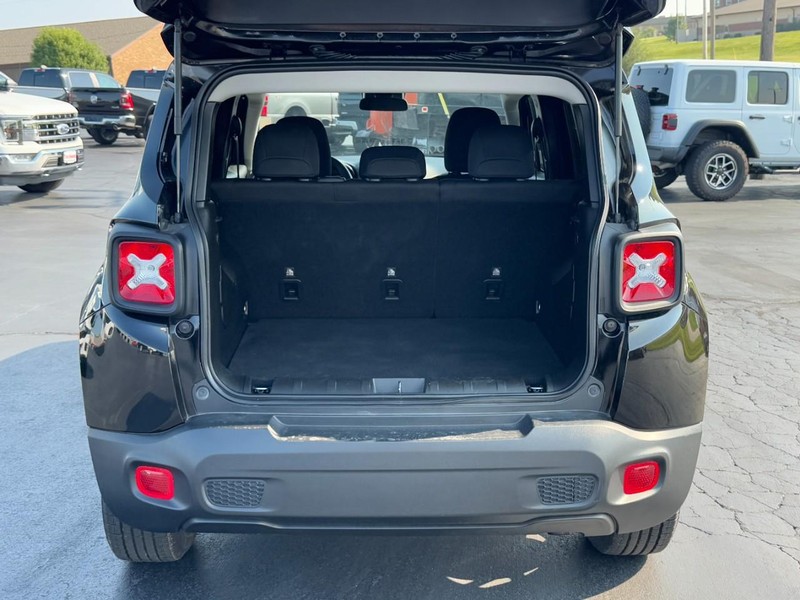 Jeep Renegade Vehicle Image 05