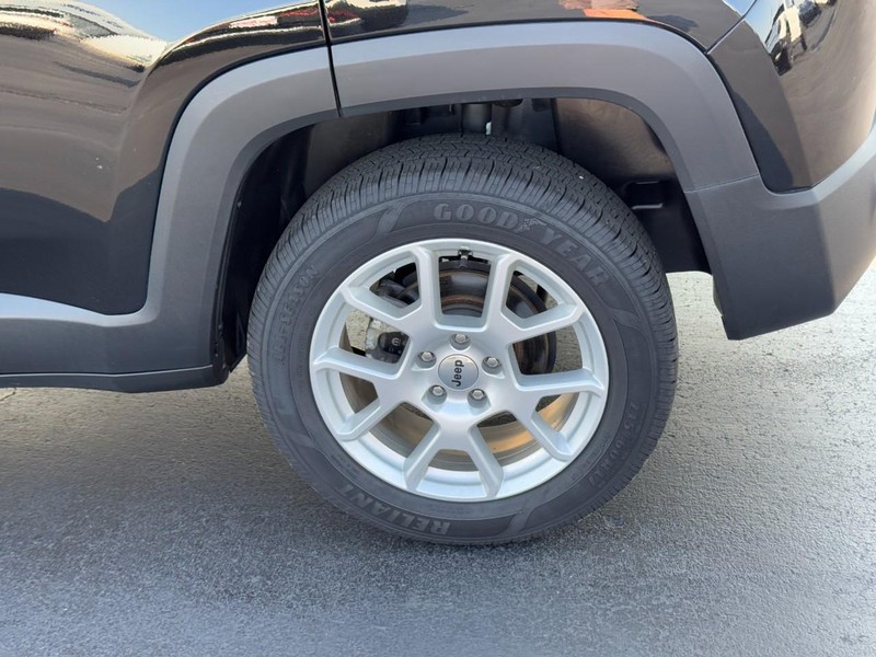 Jeep Renegade Vehicle Image 07
