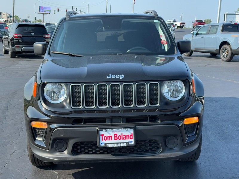 Jeep Renegade Vehicle Image 09