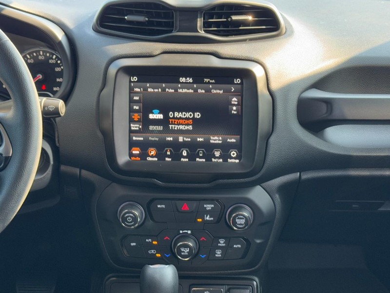 Jeep Renegade Vehicle Image 13