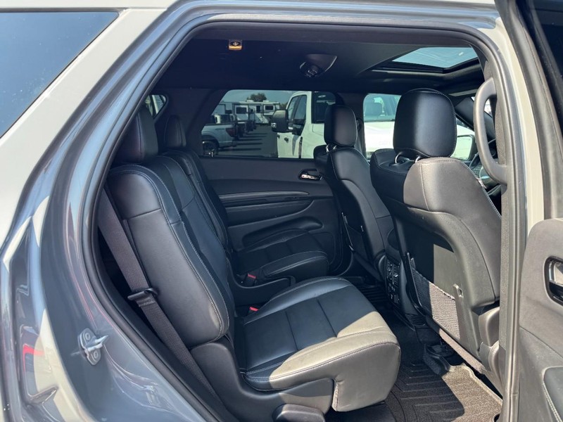 Dodge Durango Vehicle Full-screen Gallery Image 10