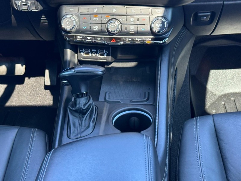 Dodge Durango Vehicle Full-screen Gallery Image 15