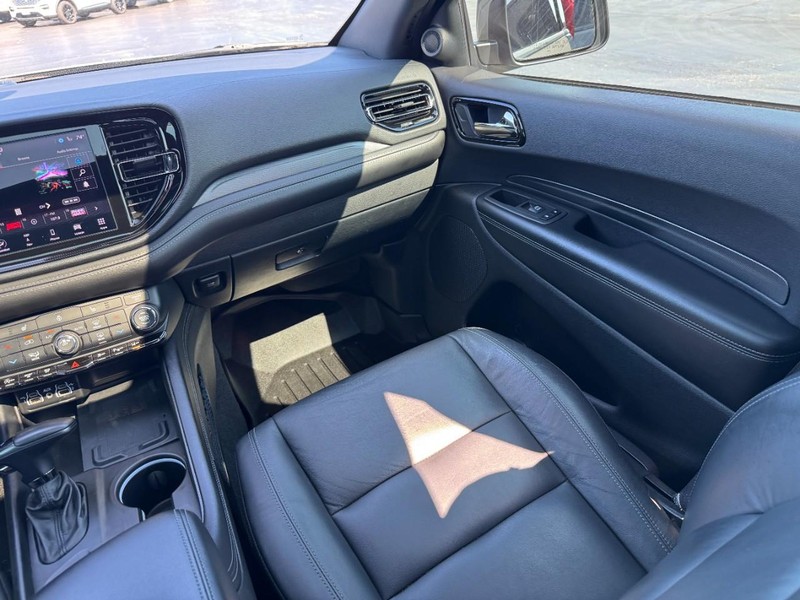 Dodge Durango Vehicle Full-screen Gallery Image 16