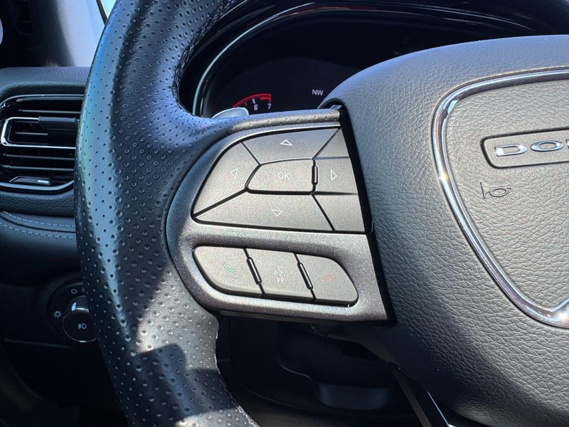 Dodge Durango Vehicle Full-screen Gallery Image 18