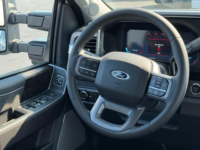 Ford Super Duty F-250 SRW Vehicle Image 07