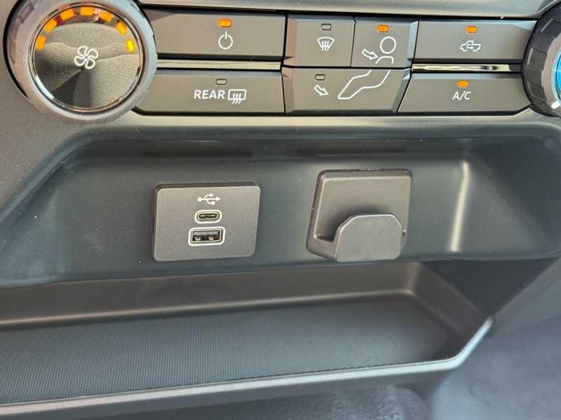 Ford F-150 Vehicle Image 12