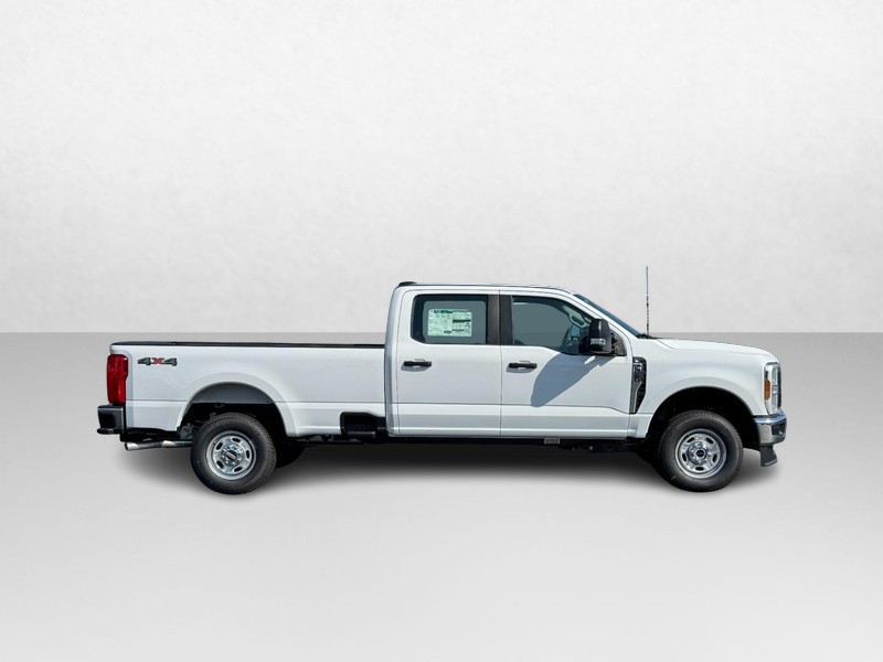 Ford Super Duty F-250 SRW Vehicle Image 02