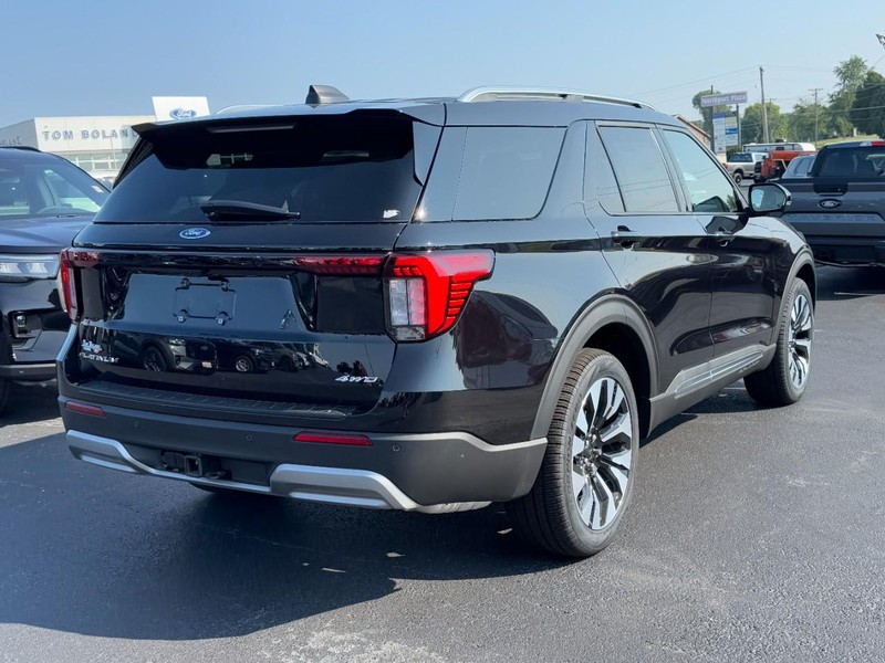 Ford Explorer Vehicle Image 03