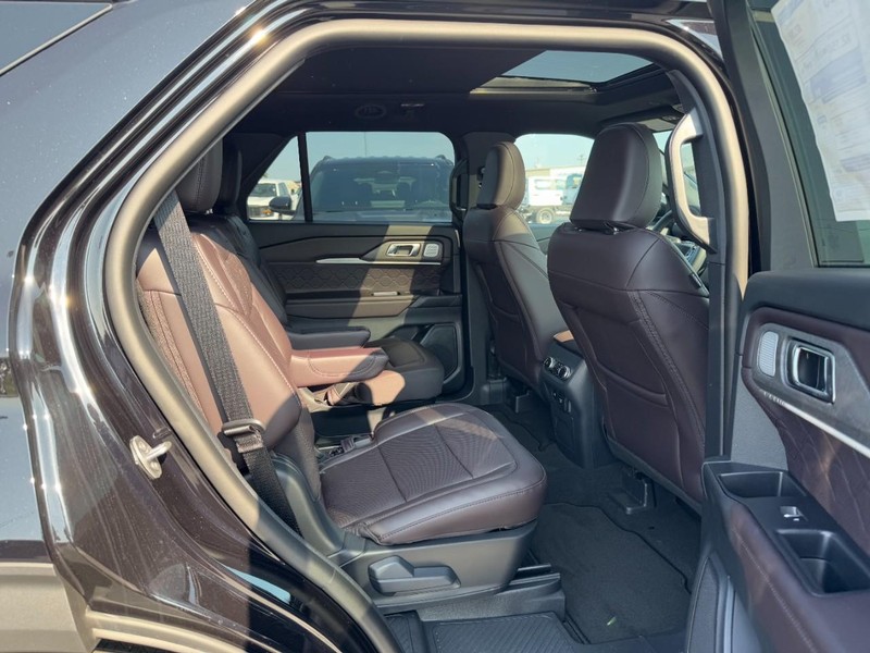 Ford Explorer Vehicle Image 05