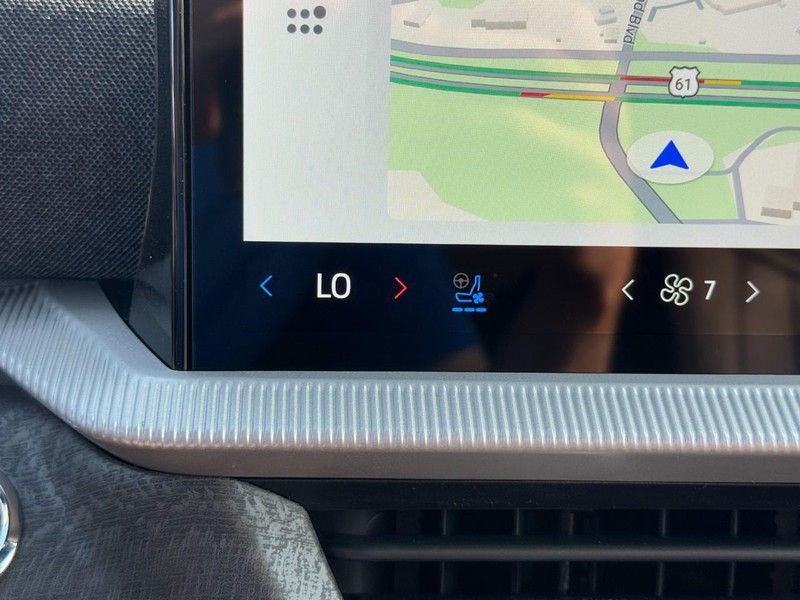 Ford Explorer Vehicle Image 15