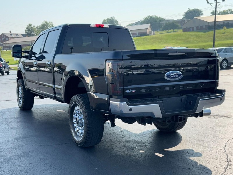 Ford Super Duty F-250 SRW Vehicle Image 06