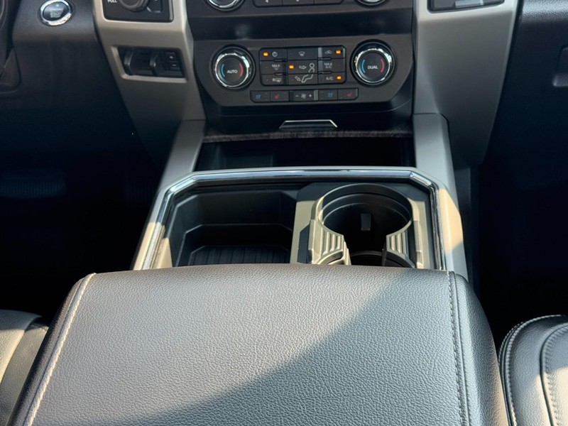 Ford Super Duty F-250 SRW Vehicle Image 14