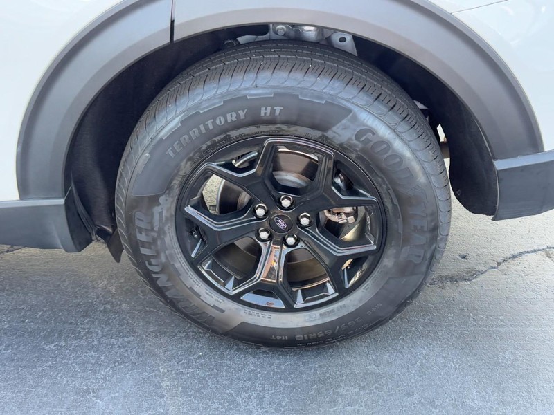 Ford Explorer Vehicle Image 07