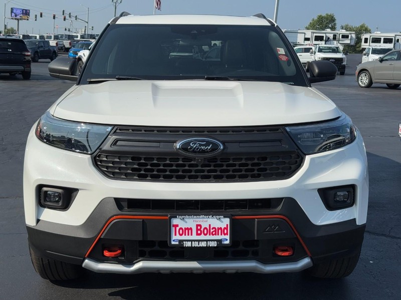 Ford Explorer Vehicle Image 09