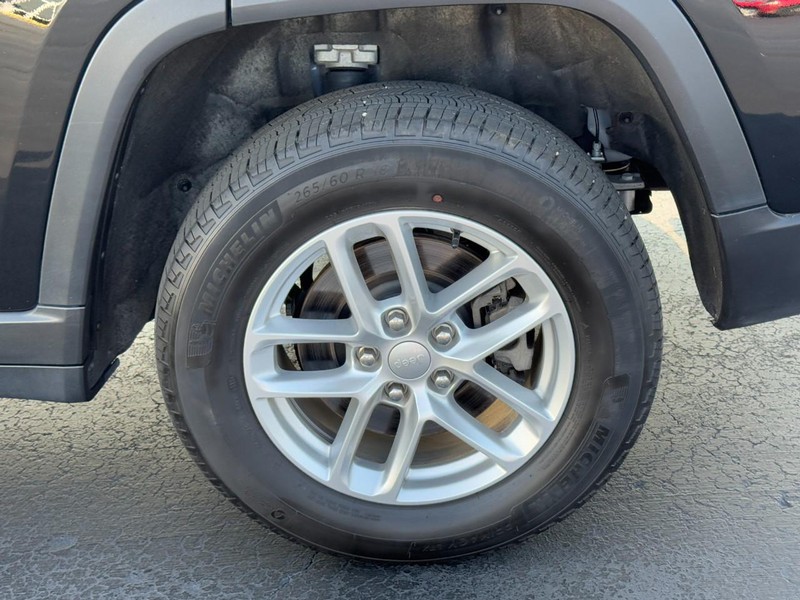Jeep Grand Cherokee L Vehicle Image 07