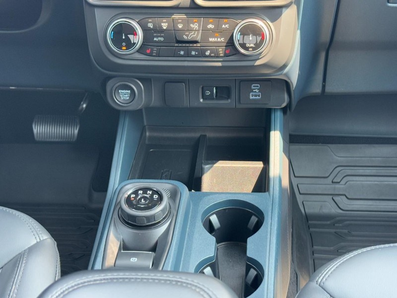 Ford Maverick Vehicle Image 14